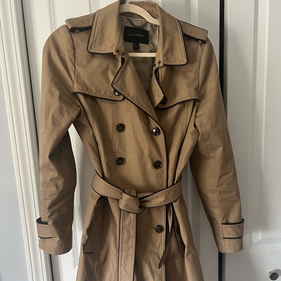 Banana Republic Tan Trench Coat - Picture 1 of 1